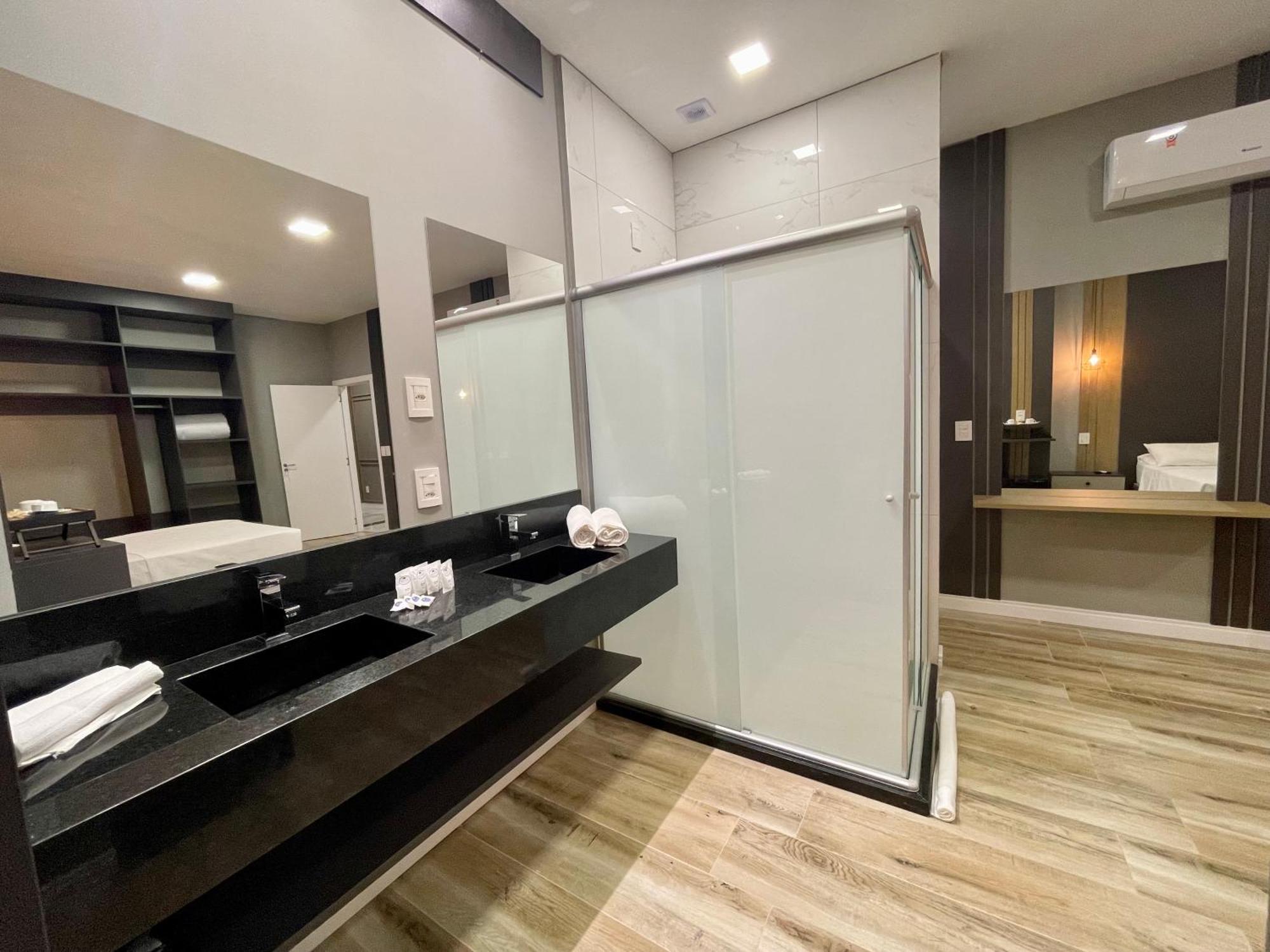 Eleganz Suites Exclusive Centro 格拉玛多 外观 照片